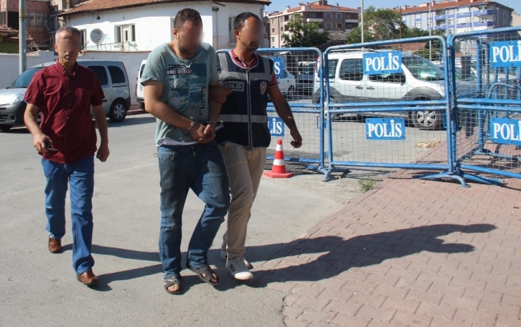 Kendi İş Yerinden Çaldığı Malzemeleri Satmaya Çalışırken Yakalandı