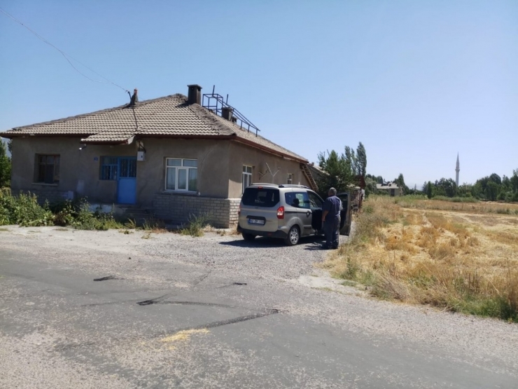 Yılanı Vuracağım Derken Yanlışlıkla Hamile Eşini Öldürdüğü İddiası