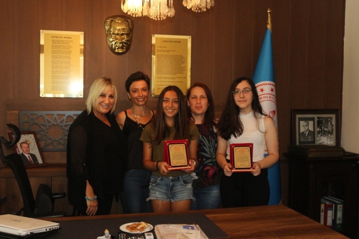 Lgs’de Dereceye Giren Öğrenciler Ödüllendirildi