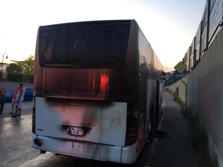 Maltepe’de Park Halindeki Otobüste Yangın