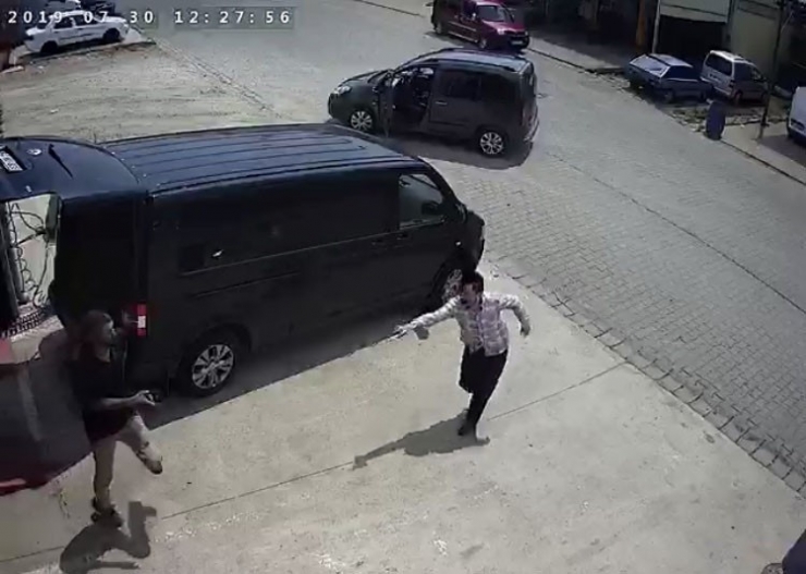 Sakarya’daki Silahlı Saldırı Güvenlik Kamerasına Yansıdı