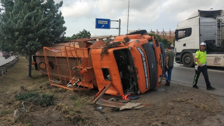 Samsun’da Su Tankeri Devrildi: 2 Yaralı