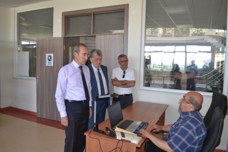 Görme Engellilere Yönelik Bilgisayarlar Üniversite Kütüphanelerinde