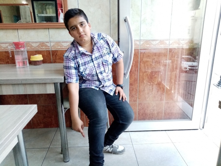 Tekirdağ’da Başıboş Köpekler 13 Yaşındaki Çocuğa Saldırdı