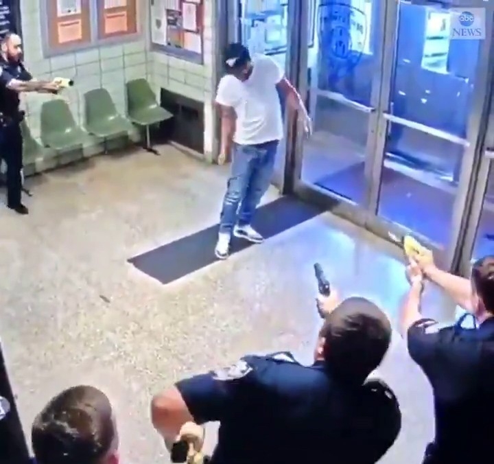 Polis Merkezine Girip Vurulmayı İstedi