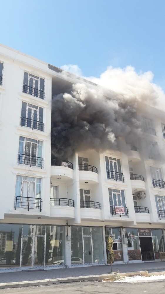 Patlayan Klima Motoru Yangınına Neden Oldu