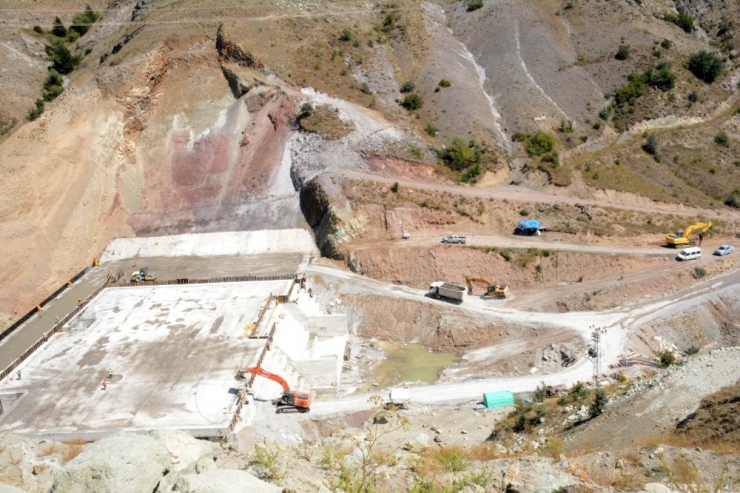 Bahçecik Barajında Çalışmalar Sürüyor