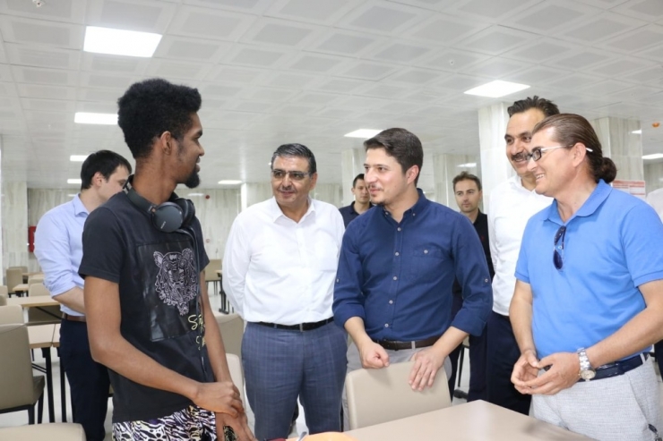 Yeni Yurtlarla Öğrenci Sayısı Artacak