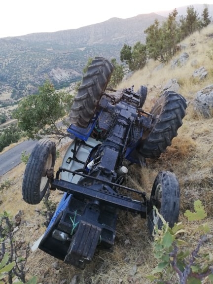 Gercüş’te Traktör Devrildi: 1 Yaralı