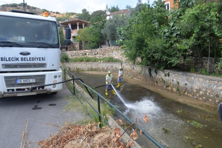 Bilecik Belediyesi’nden Dalakdere’de Temizlik Çalışması
