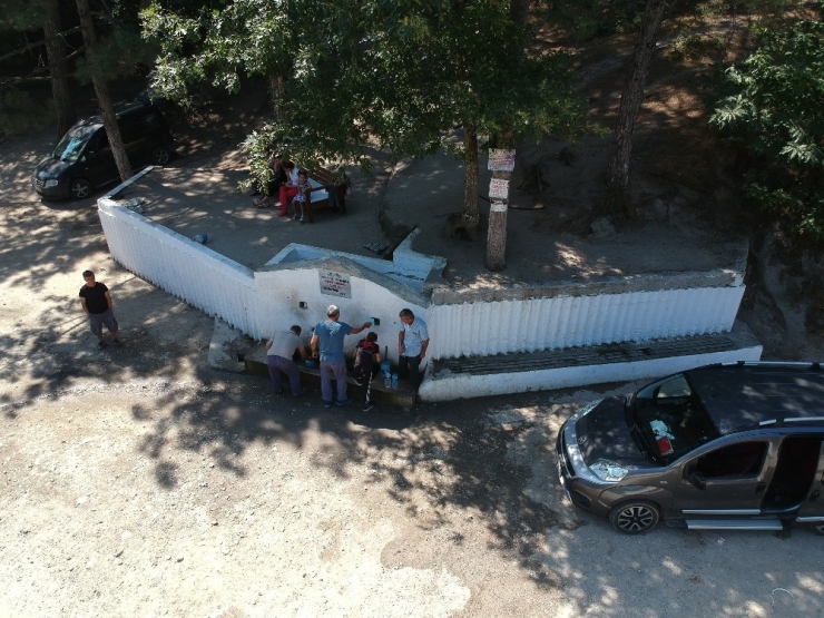Hayatlarını Adeta Kazdağları’ndaki Çeşmeye Vakfettiler