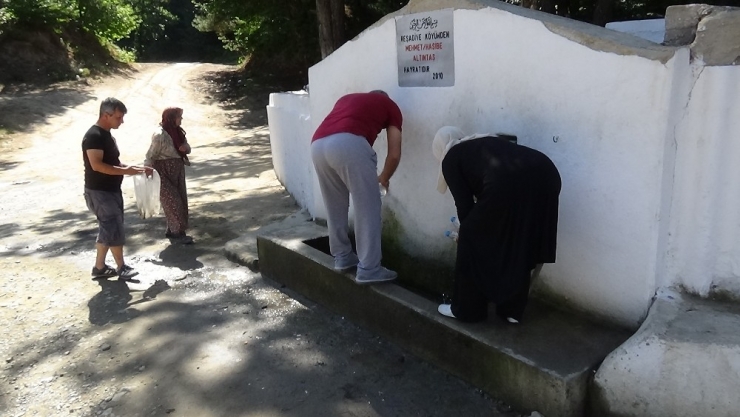 Hayatlarını Adeta Kazdağları’ndaki Çeşmeye Vakfettiler