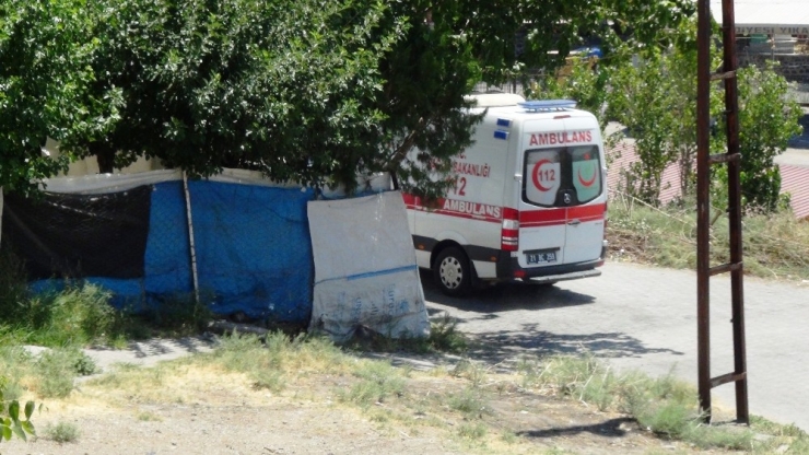 Komşusuna ’İsmimizi Verdin’ Deyip Kurşun Yağmuruna Tuttular