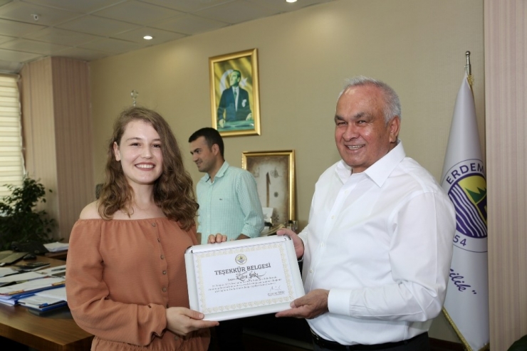 Başkan Tollu’dan Gönüllü Çevrecilere Teşekkür Belgesi