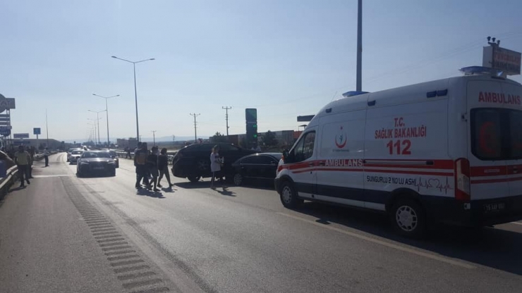 Sungurlu’da İki Otomobil Çarpıştı: 4 Yaralı
