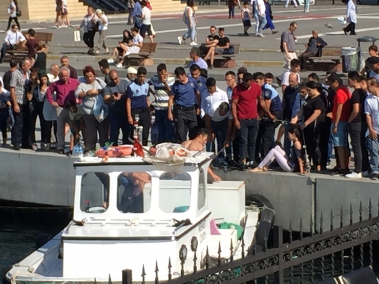 Kadıköy’de Denize Düşen İki Kadın Kurtarıldı