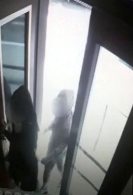 Kadıköy’de Girdikleri Evlerden Para Ve Ziynet Eşyası Çalan Kadınlar Yakalandı