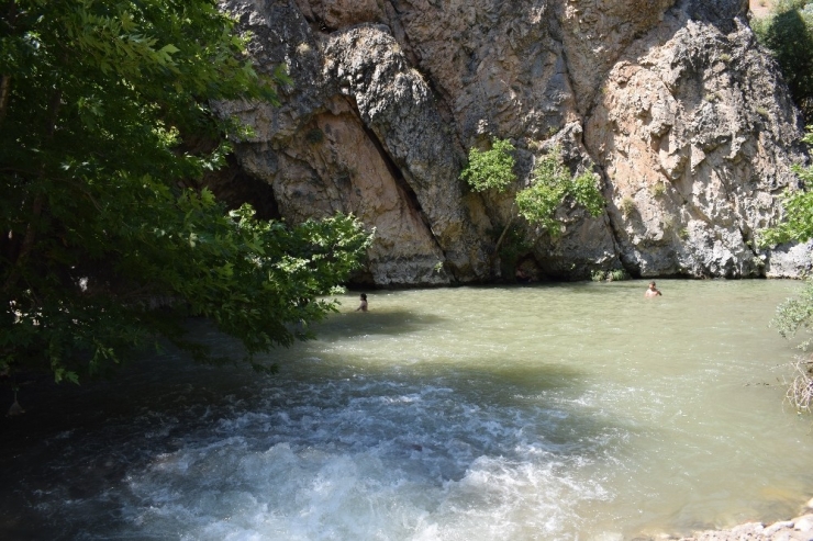 Kayaarası Kanyonu’na İlgi Her Geçen Gün Artıyor