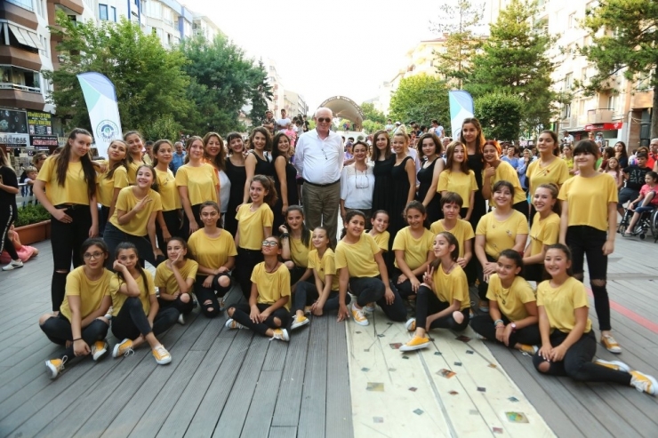 Odunpazarı’ndan Hamamyolu’nda Muhteşem Dans Gösterisi