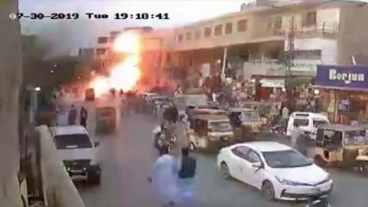 Pakistan’daki Patlama Güvenlik Kamerasında