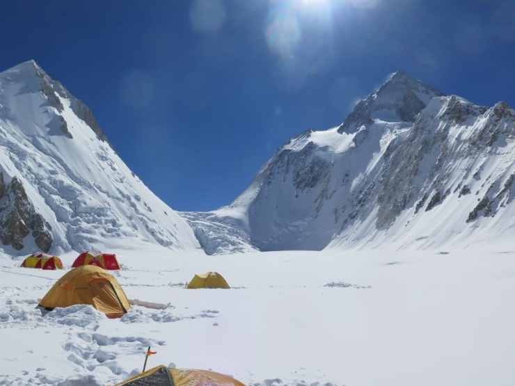 Türk Dağcılar 8058 Metrelik Gasherbrum 1 Dağı’nın Zirvesi’nde Bayrağımızı Dalgalandırdı