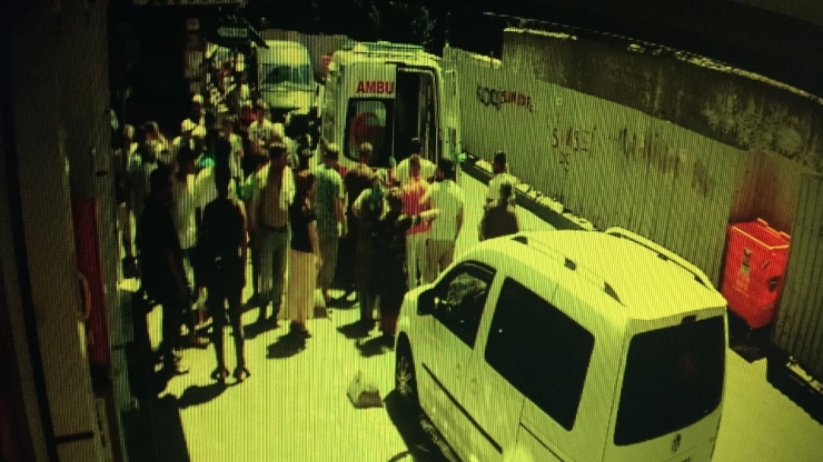 Zeytinburnu’nda Geri Geri Gelen Kamyonet Yaşlı Adamı Ezdi