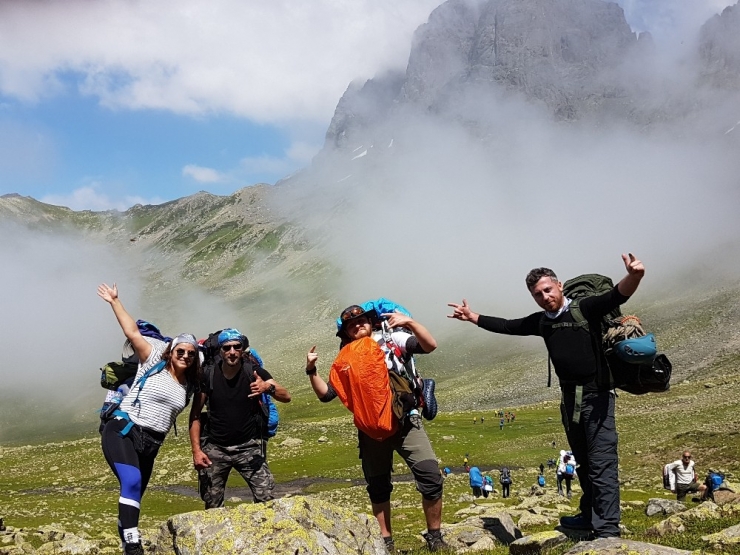 3 Bin 492 Rakımda Uluslararası Dağcılık Ve Yayla Şenliği Düzenlendi