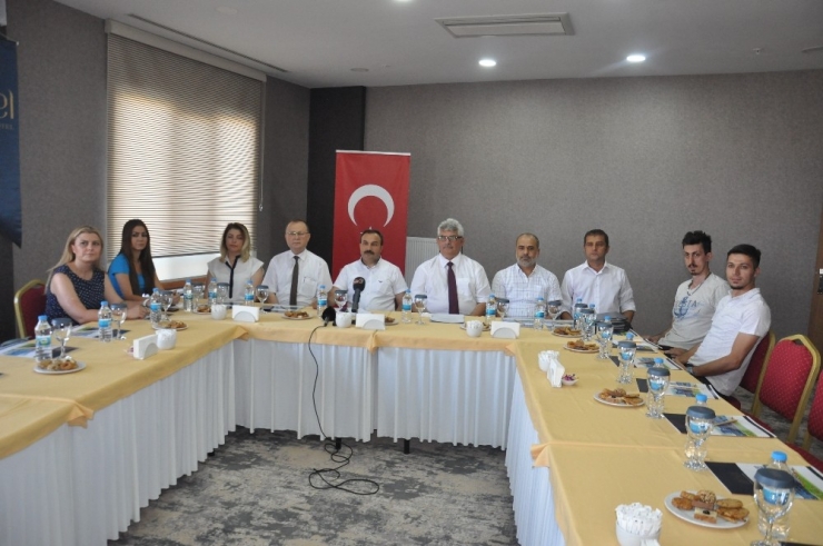 Afyon Belediye Yüntaş Spor Voleybol Takımı Yöneticileri Yeni Hedeflerini Anlattı