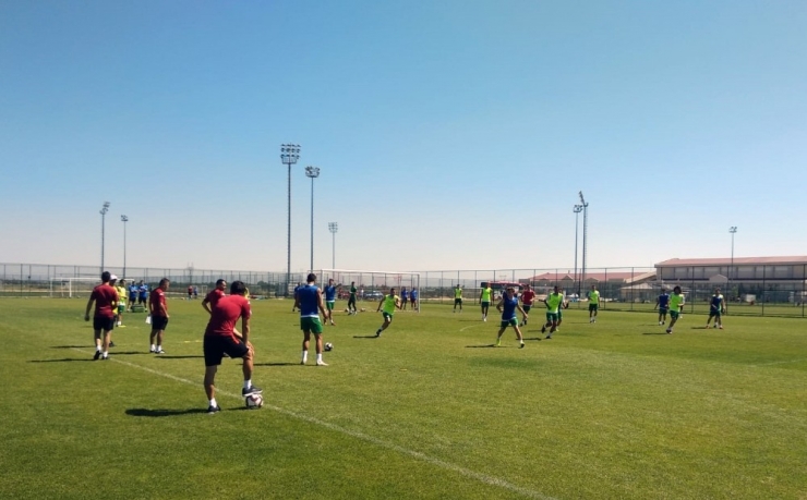 Futbol Takımlarının Yaz Kampı Tercihi Afyonkarahisar Oldu