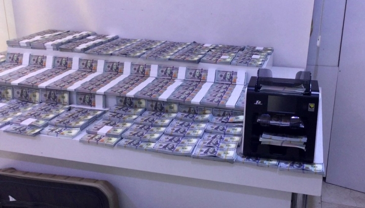 Düşük Kurlu Dolar Vaadiyle Dolandırıcılık Şebekesi Çökertildi