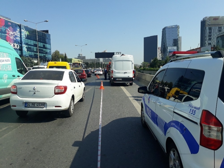 Basın Ekspres Yolu Üzerindeki Dere Yatağında Erkek Cesedi Bulundu