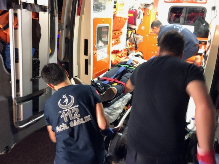 Başkent’te Otomobil Park Halindeki Kamyona Arkadan Çarptı: 1’i Asker 3 Yaralı