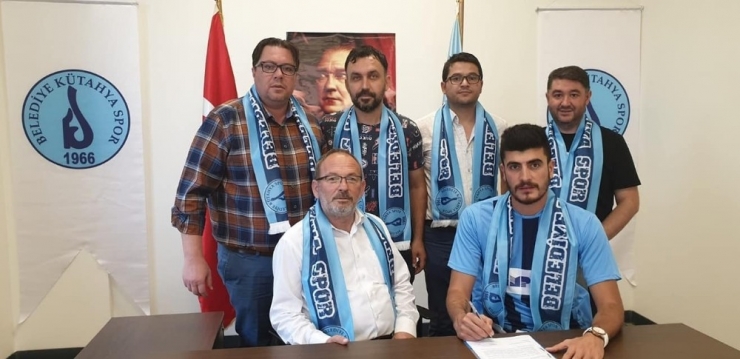 Belediye Kütahyaspor Ahmet Üner İle Anlaşma Sağladı