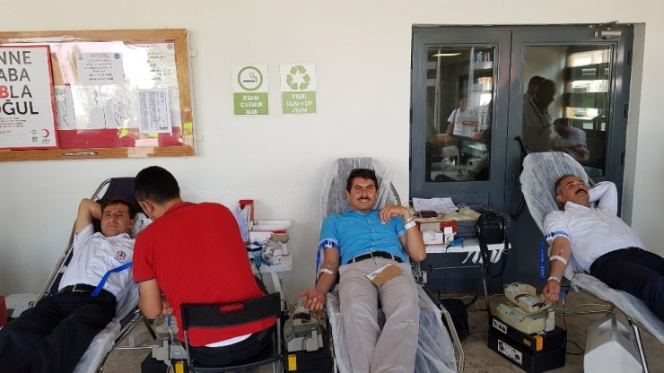 Denizli Büyükşehir Belediyesi’nden Türk Kızılayı’na Destek