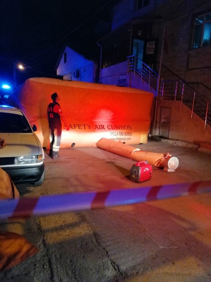 İntihar Etmek İçin Çıktığı Minarede Bayıldı