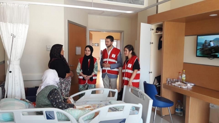 Genç Kızılaycılardan Örnek Davranış