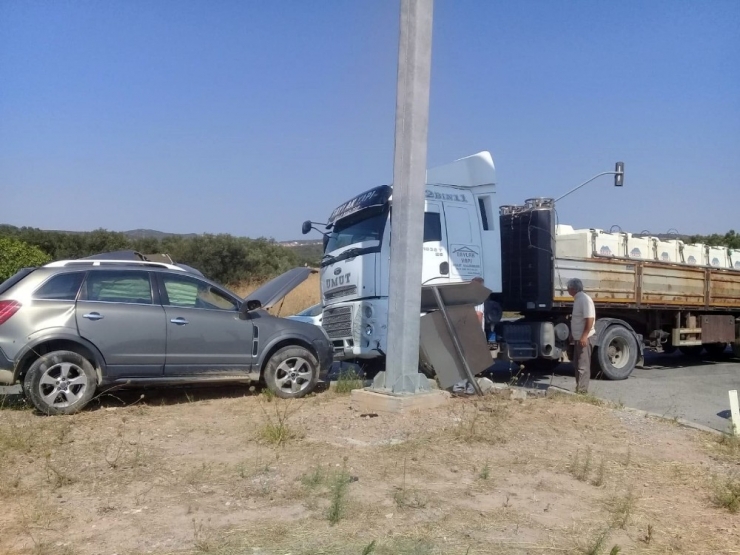 İzmir’deki Kazada Emekli Tümgeneral Hayatını Kaybetti