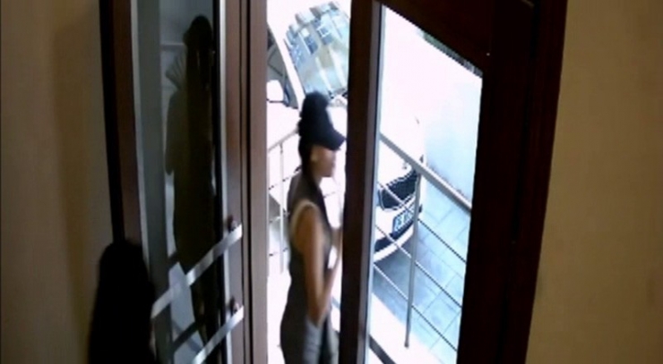 Kadıköy’de Hırsızlar Önce Kameraya Sonra Polise Yakalandı