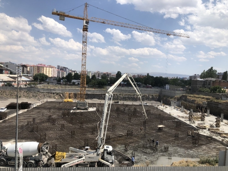 Kars’ta Sultan Alpaslan Külliyesi’nin Yapımına Yeniden Başlandı