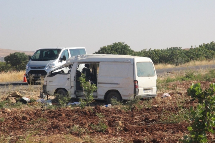 Tarım İşçisi Göçmenleri Taşıyan Minibüs Devrildi: 2 Ölü, 20 Yaralı