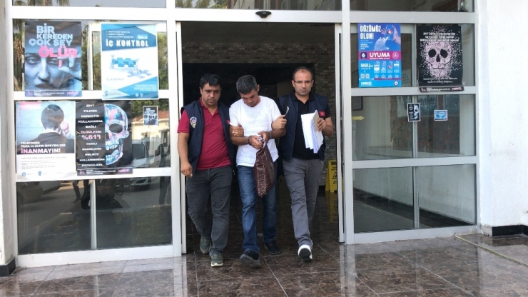 Dolmuşta Yankesicilik Yapmaktan Yakalandı, Gazetecilere Hakaret Etti