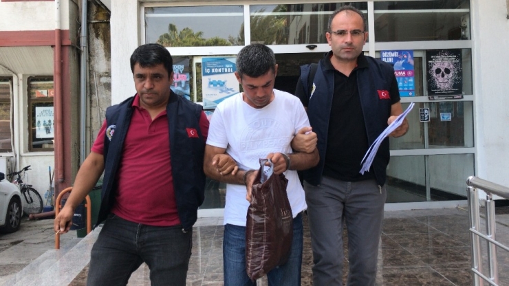 Dolmuşta Yankesicilik Yapmaktan Yakalandı, Gazetecilere Hakaret Etti