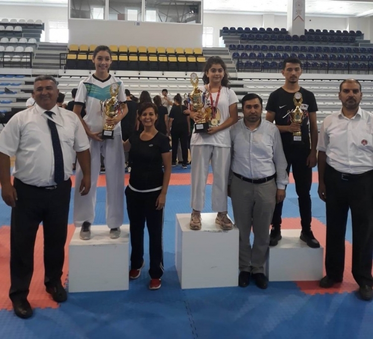 Salihlili Karateciler 14 Madalya Kazandı