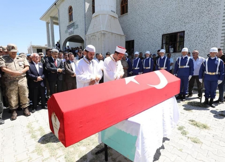 Beyin Kanaması Geçiren Güvenlik Korucusu Son Yolculuğuna Uğurlandı