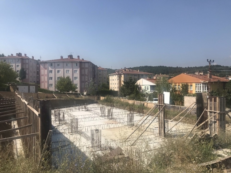 4 Aydır Bir Çivi Çakılmadı