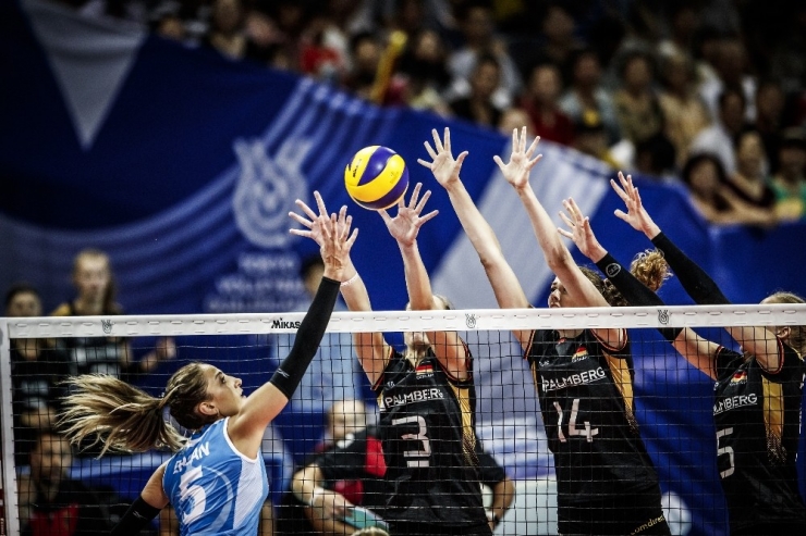 Milliler, Olimpiyat Elemelerine Galibiyetle Başladı