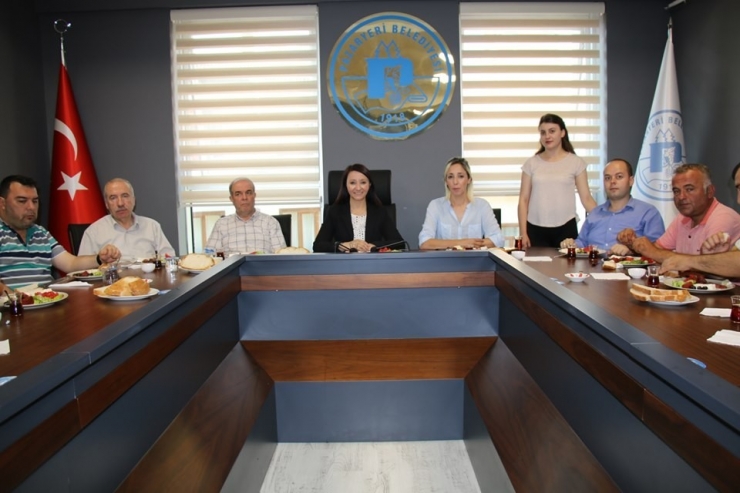 Başkan Tekin Belediye Personeli İle Kahvaltıda Buluştu