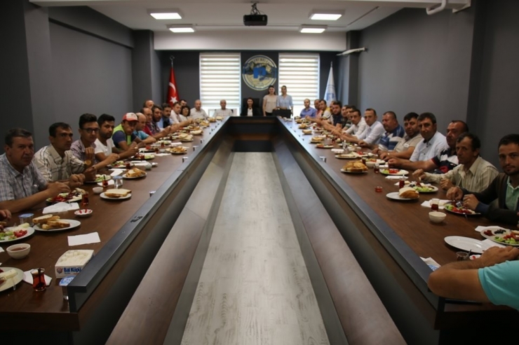 Başkan Tekin Belediye Personeli İle Kahvaltıda Buluştu