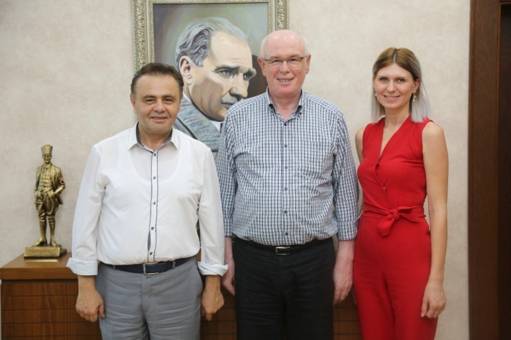 Bilecik Belediye Başkanı Semih Şahin’den Kazım Kurt’a İadeyi Ziyaret