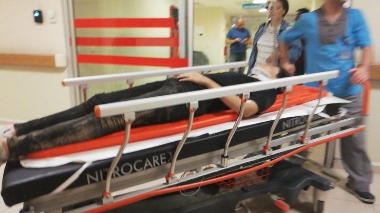 Asansör Boşluğuna Düşen Genç Ölümden Döndü